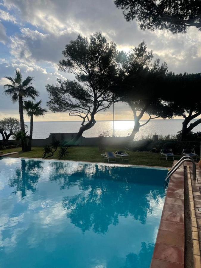 Villa Les Glycines Les Issambres Esterno foto